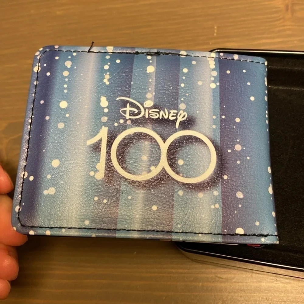 Disney 100 multi characters bifold wallet - Picture 2 of 4